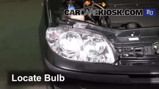2003 Fiat Punto EX 1.3L 4 Cyl. Turbo Diesel Luces Faro delantero (reemplazar foco)
